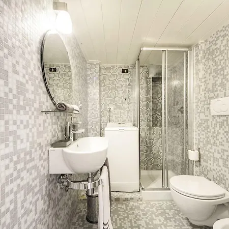 Vicolo Della Vaccarella - Pantheon *