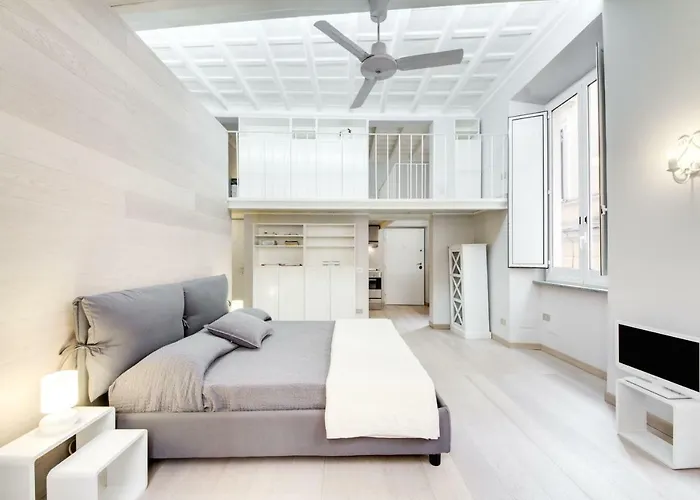 Vicolo Della Vaccarella - Pantheon