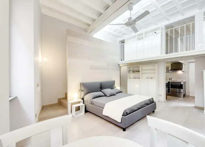 Vicolo Della Vaccarella - Pantheon *