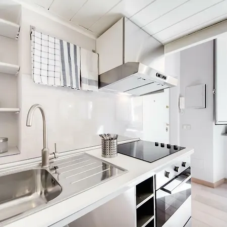 Vicolo Della Vaccarella - Pantheon *