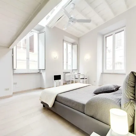 Vicolo Della Vaccarella - Pantheon