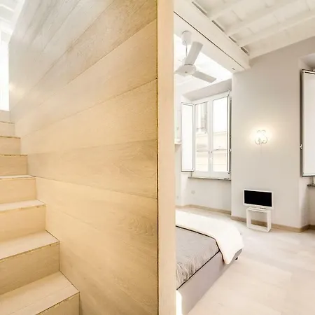 Vicolo Della Vaccarella - Pantheon * Řím